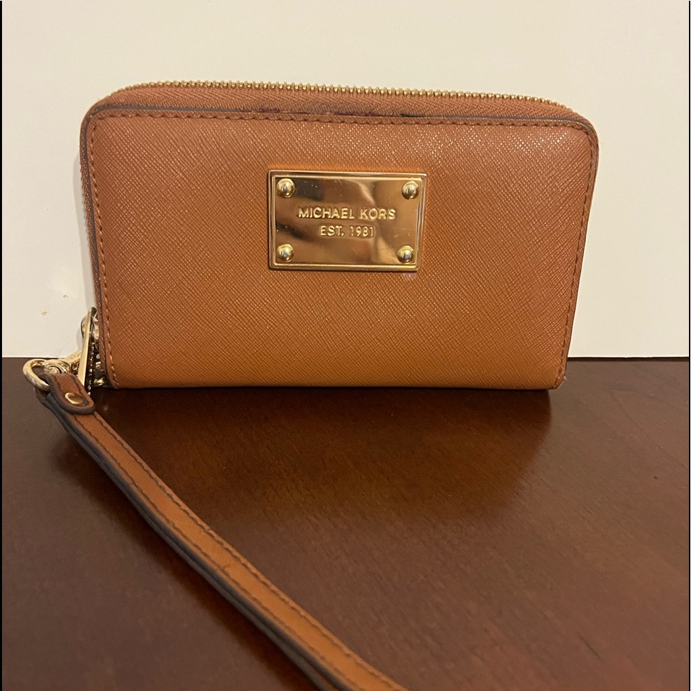Michael kors Wristlet